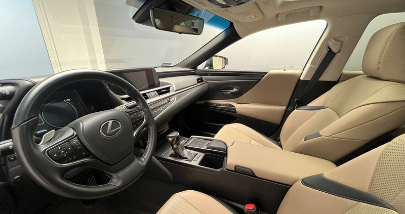 Lexus ES cena 154900 przebieg: 39535, rok produkcji 2018 z Racibórz małe 191